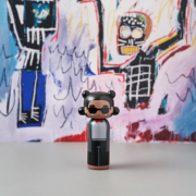 Jean Michel BASQUIAT – Poupée Kokeshi Lucie Kaas